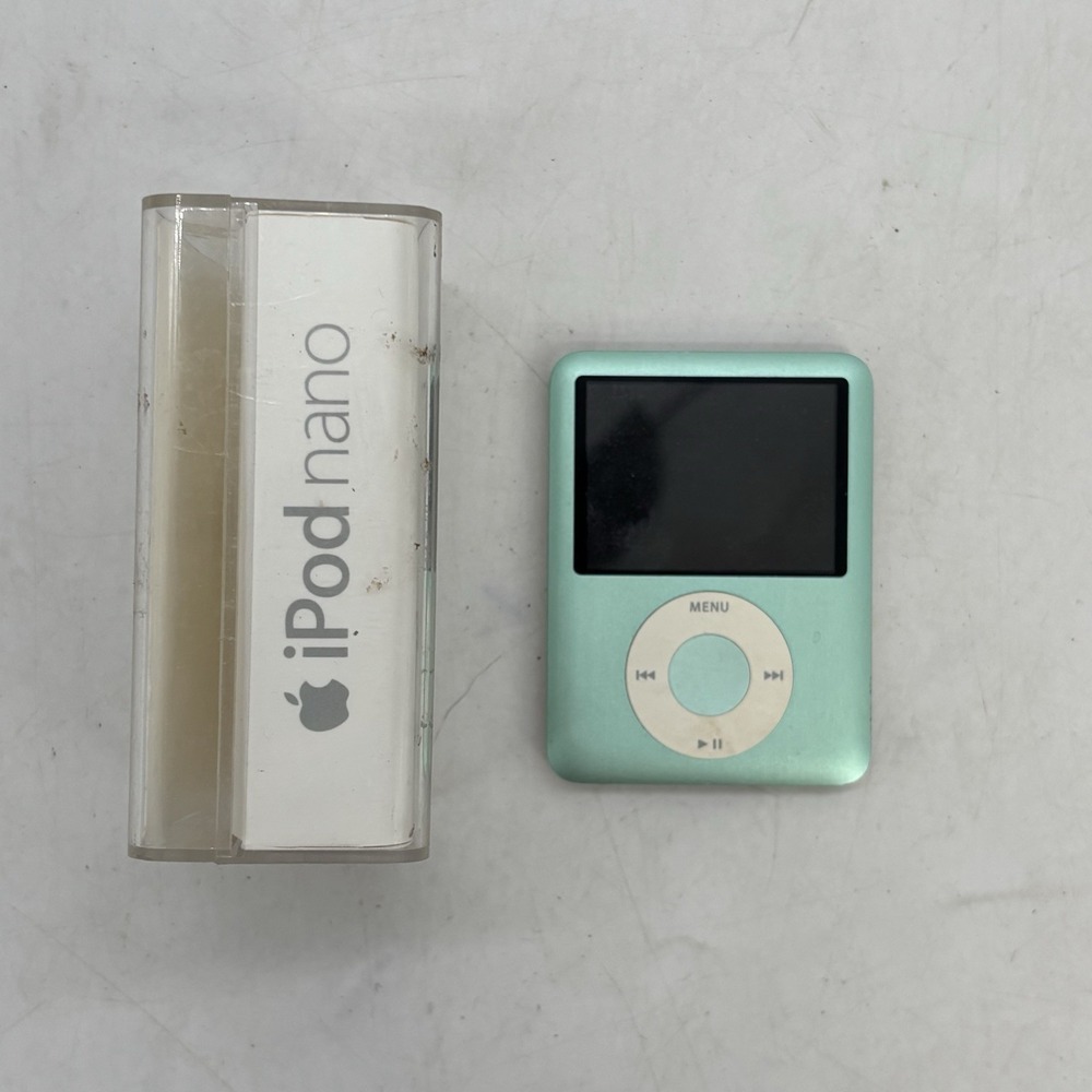 Apple iPod nano A1236 3rd Generation 8GB Media Player Teal Only Used